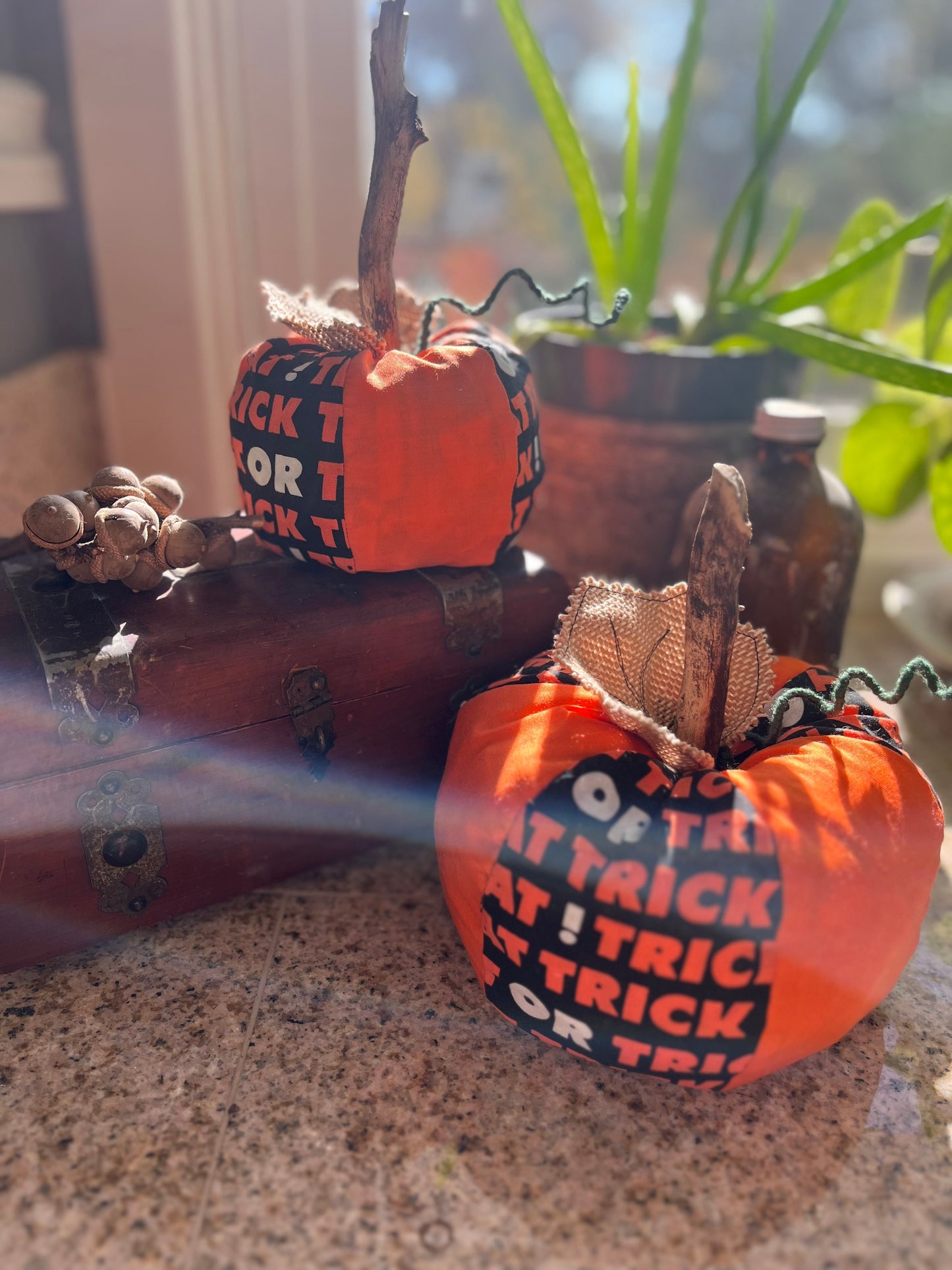 Set of 2 Trick Or Treat Pumpkins